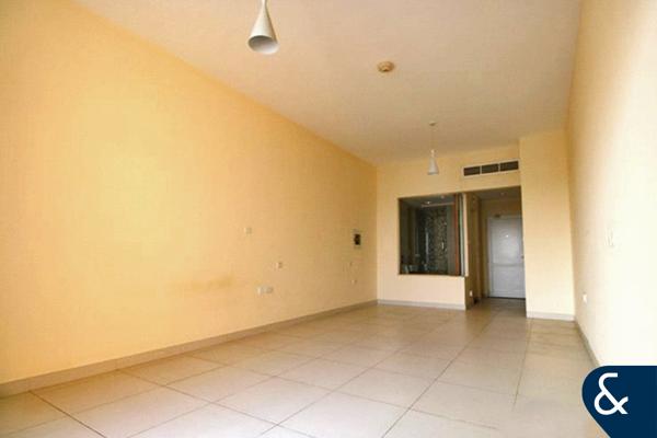 Upgraded Studio |  Sea View | Unfurnished