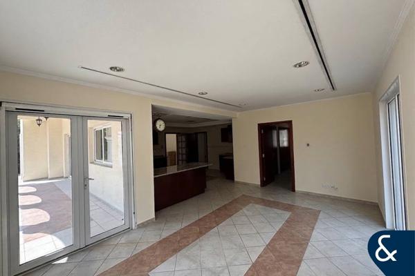 Exclusive | Vacant | Immaculate | 5 Bedrooms