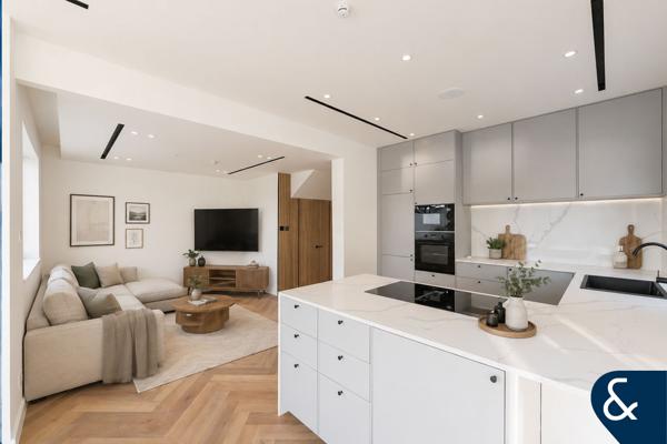 Full Lake View | 3 Bed | High End upgrade