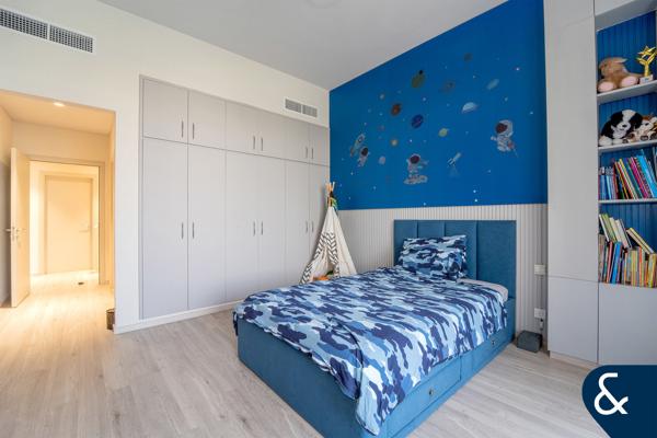 Lake View | 3 Bedrooms | Available July