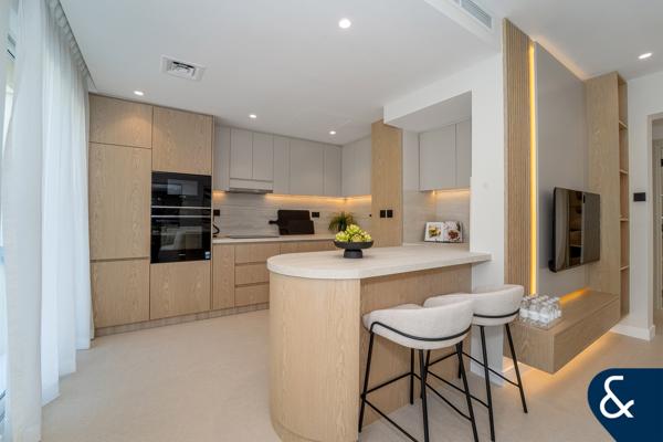 Exclusive | Fully Upgraded | 3 Beds | Pool