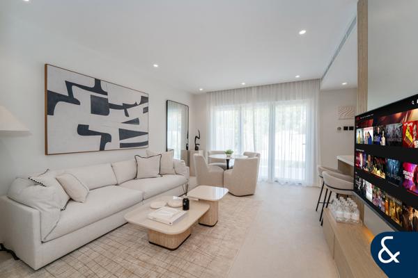 Exclusive | Fully Upgraded | 3 Beds | Pool