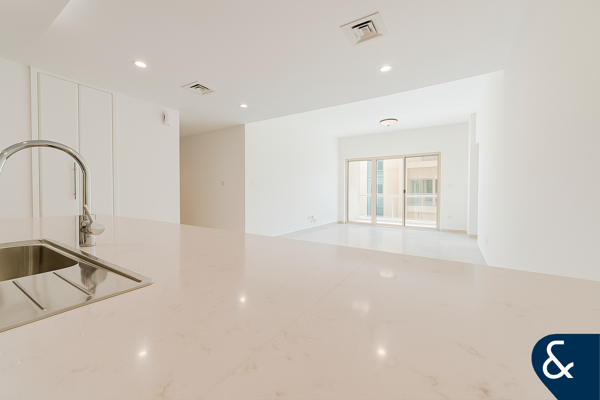 Large 2 Bedroom | Fully Upgraded | Pool Views