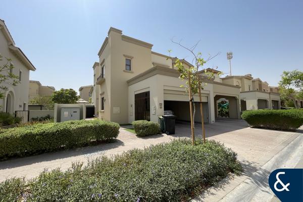 Close To Pool and Park|End Unit | 4 Beds|2E