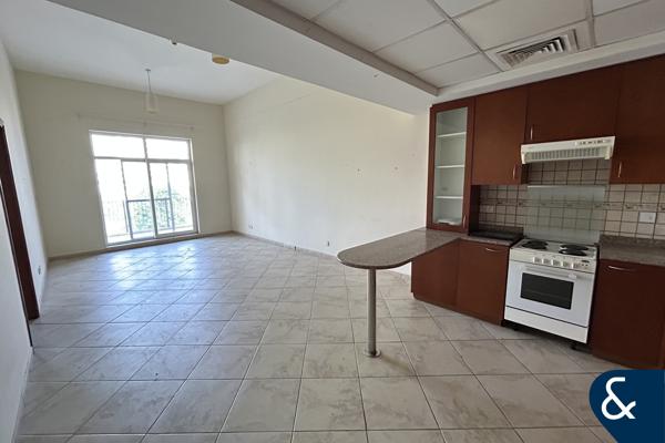 One Bed I Vacant Now I 1024 Sqft | One Bath