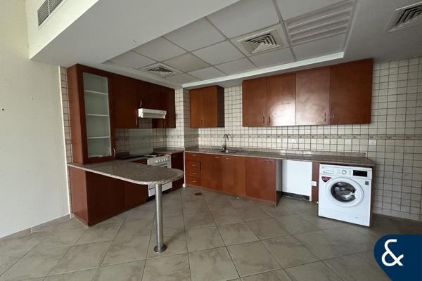 One Bed I Vacant Now I 1024 Sqft | One Bath