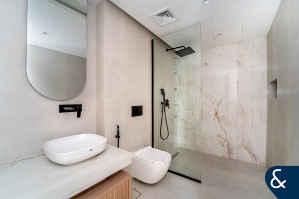 4 Bedrooms | Fully Upgraded | Private Pool