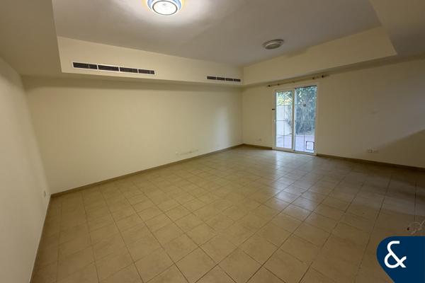 Landscaped | Vacant on Transfer | Spacious