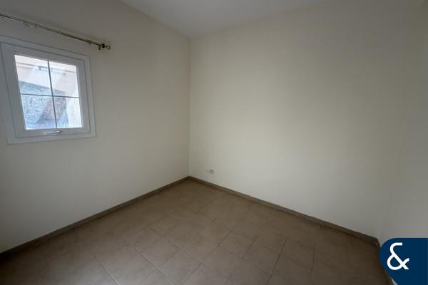 Landscaped | Vacant on Transfer | Spacious