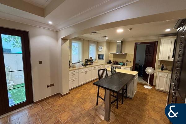 Golf Course View | 5 Beds | Clubhouse Inc