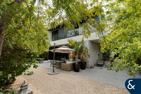 Large Corner Plot | 5 Bed + M | Private | VOT