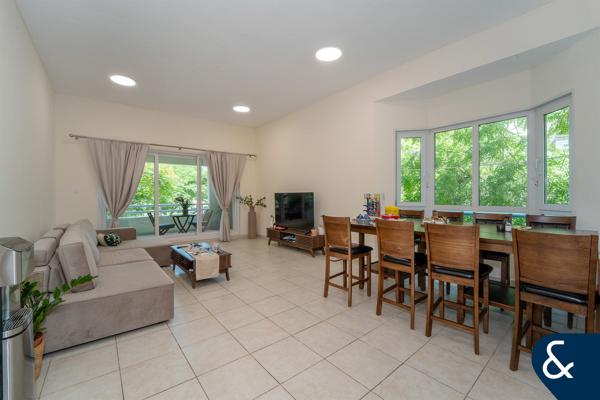 2 Bed | Pool View | Spacious & Bright | VOT