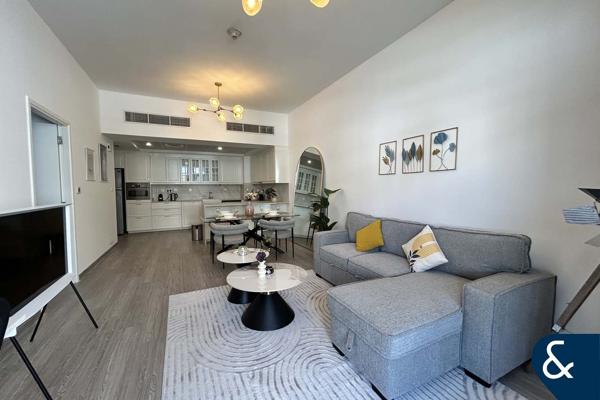 1 Bed I Fully Upgraded I Vacant On Transfer