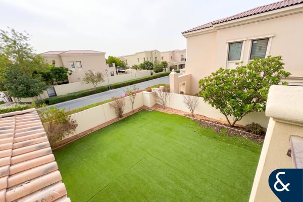 Vastu | Large Corner Plot | Vacant