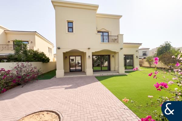Vastu | Large Corner Plot | Vacant