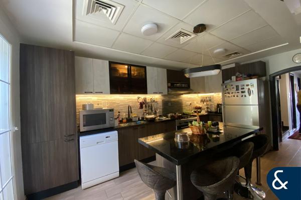 3E | Large Plot | Corner Unit | Park View