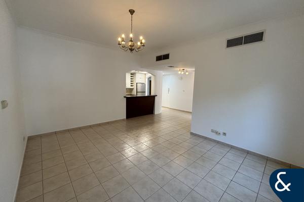 Garden West Apartment | Immaculate Condition