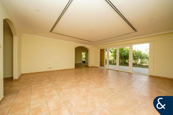 Corner Townhouse | Close to Pool and Park