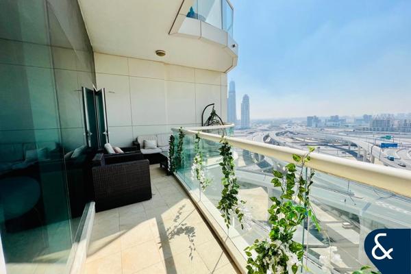 Two Bed | Unfurnished | Vacant | Mid Floor