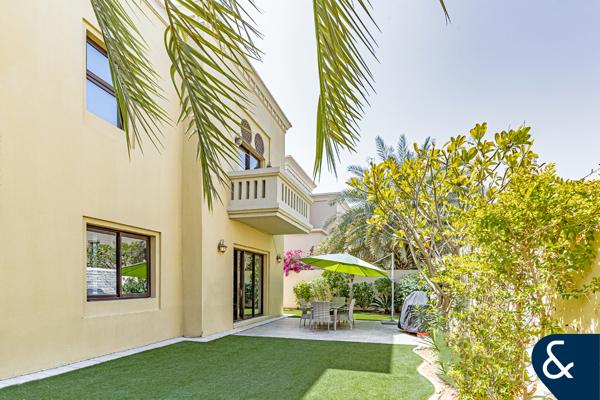 Single Row | Private | Quiet Location | 4 Bed