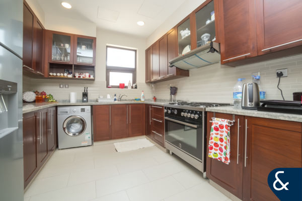 Single Row | Private | Quiet Location | 4 Bed