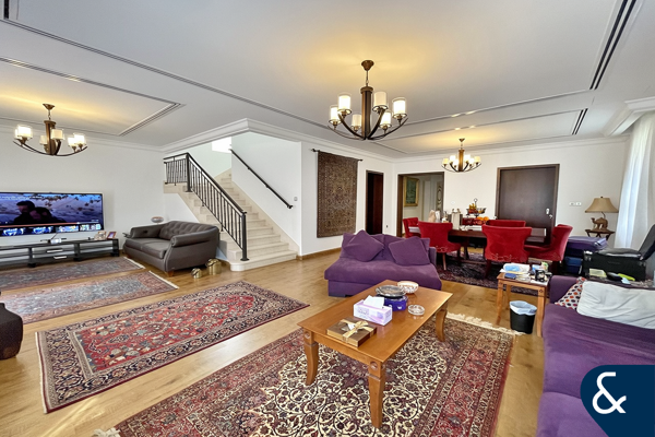 Single Row | Private | Quiet Location | 4 Bed