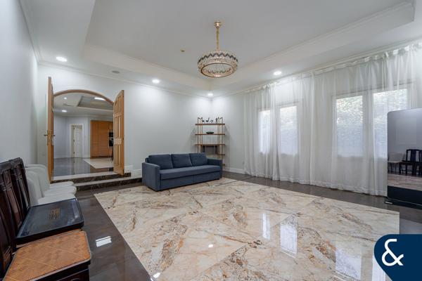Vacant | 5 bedrooms | Basement | Private Pool