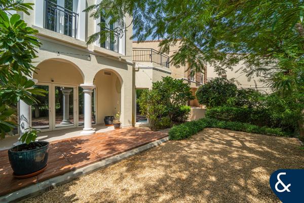 Beautiful Townhouse | Backing Lush Greenery