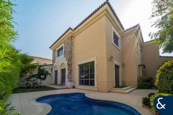 Rare Detached Muirfield with Stunning Frontage