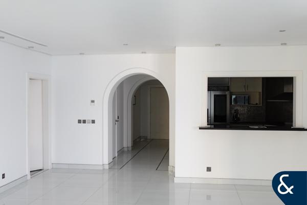 Sea View | Vacant |  Renovated | Beach Access