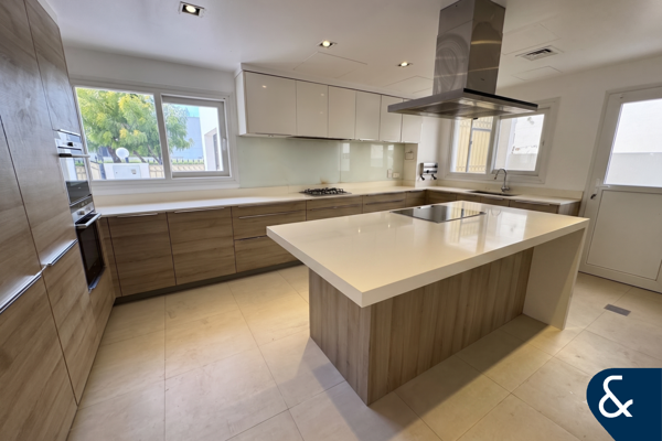 Upgraded | 4 bed | Perfect location | Vacant