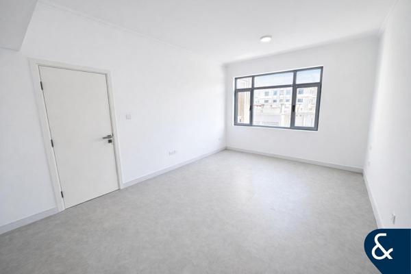 Fully Upgraded | Vacant |  Best Layout