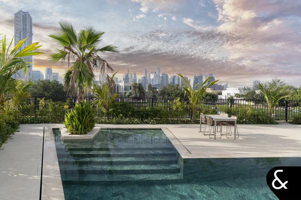 6,000 Sq Ft l 5 Bedroom l Lake Skyline Views