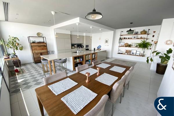 Upgraded | High Floor | Vacant on Transfer