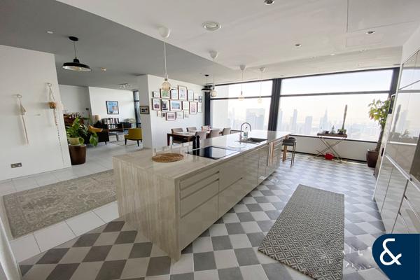 Upgraded | High Floor | Vacant on Transfer