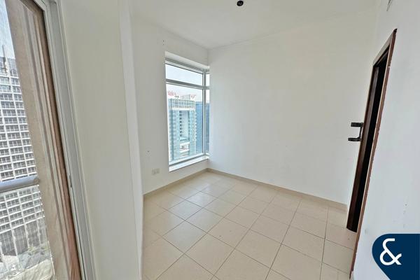 Large One Bedroom | Sold Vacant | Pool View