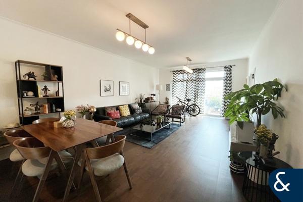 Fully Upgraded | Spacious | Rooftop Pool