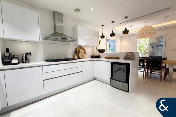 Fully Upgraded 2M | Furnished | Private Pool