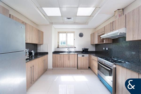 4-Bed Villa | Entertainment Foyer | Vacant