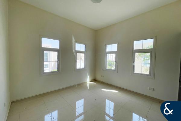 Vacant | Independant villa | Landscaped