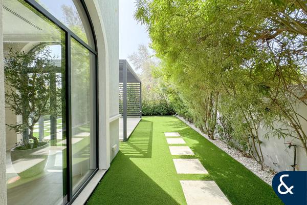 Fully Remodelled and Renovated Private Mansion - Private Pool