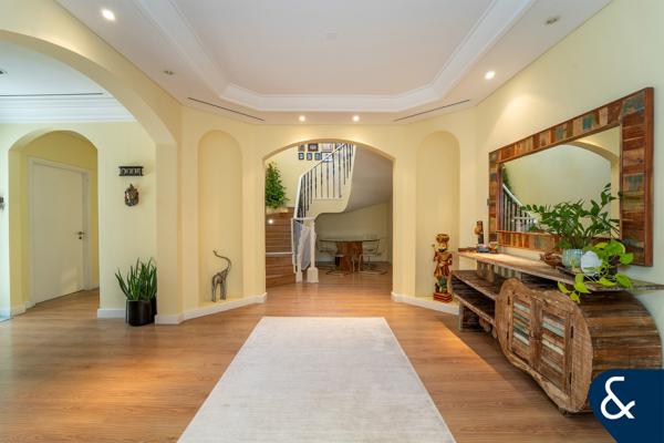 Large Plot | Cul-de-Sac | 5 Bedroom Villa