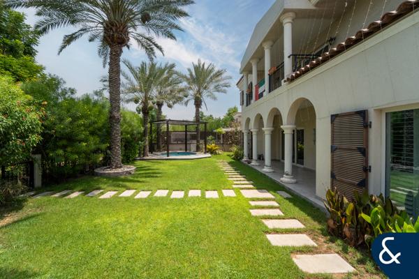 Large Plot | Cul-de-Sac | 5 Bedroom Villa