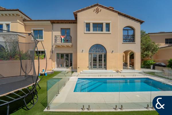 Huge Extendable Plot Firestone with Golf View
