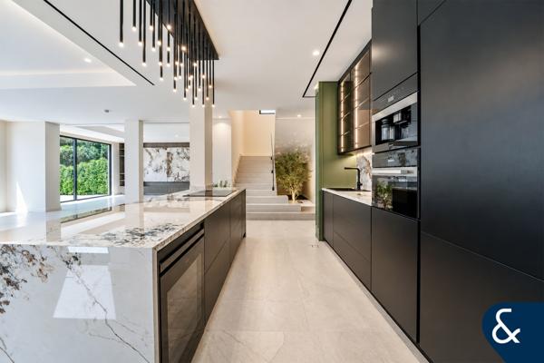 Fully Upgraded | Six Bedrooms | Lake View