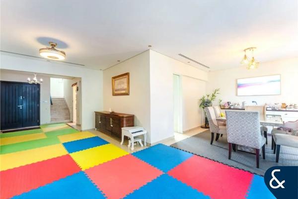 Upgraded | Vacant on transfer| Park Facing