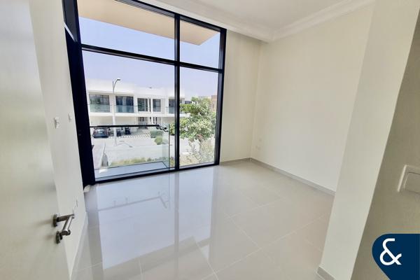 Corner Unit I Maintenance Inc I Available Now