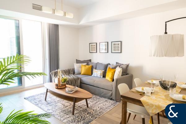 1 Bed | Upgraded | Marina View | Vacant