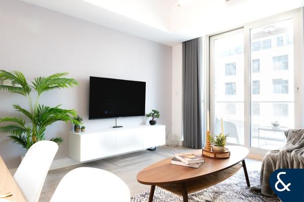 1 Bed | Upgraded | Marina View | Vacant