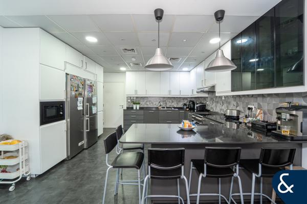 Premium Upgraded | Top Floor | 3 Bedroom